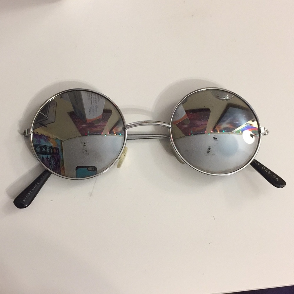 silver mirror sunglasses